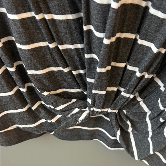 Nine Britton grey and White Striped Short Sleeve Top Stitch Fix Size Large - Picture 3 of 5